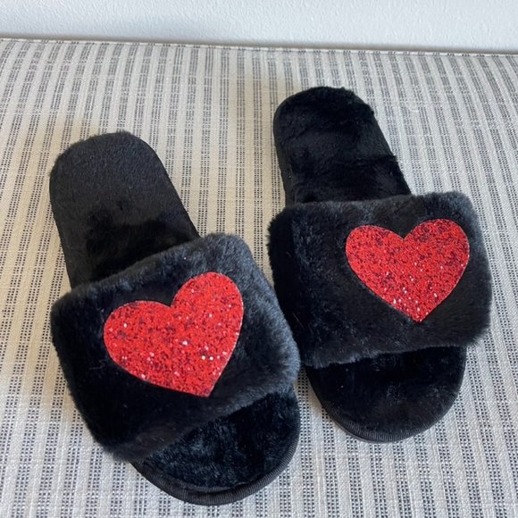 Fuzzy Open Toe Slippers With Red Glitter Heart in Black & Pink - Picture 1 of 7